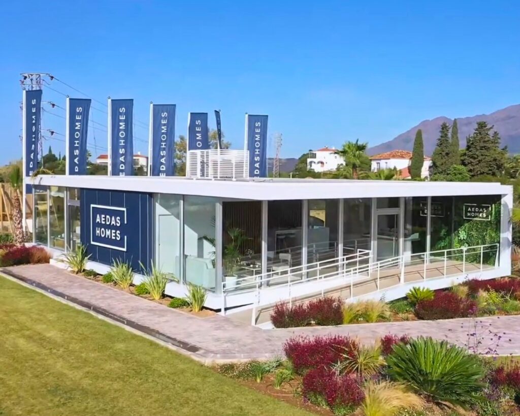 Interior de edificio modular industrializado de HAUX en Mairena del Aljarafe