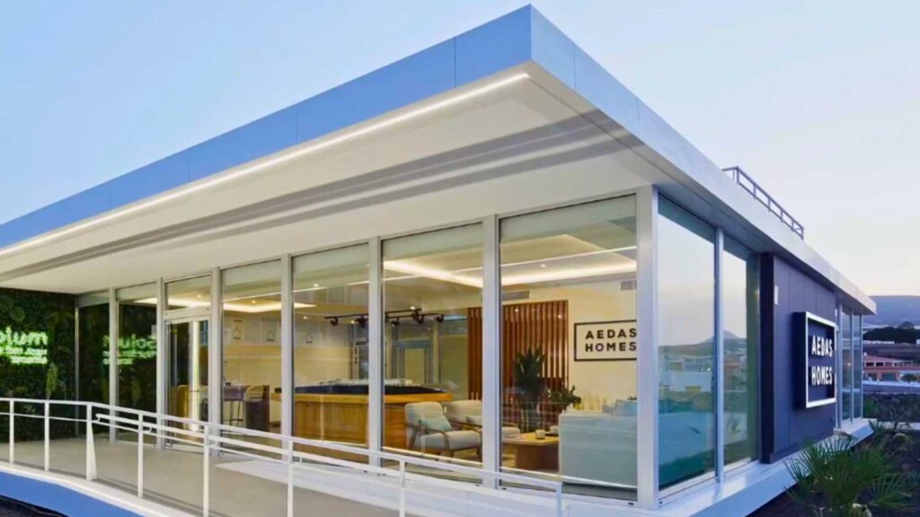 Interior de casa modular prefabricada HAUX en Tenerife construcción modular industrializada