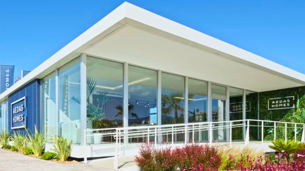 Casa modular industrializada de diseño contemporáneo en Estepona desarrollada por HAUX